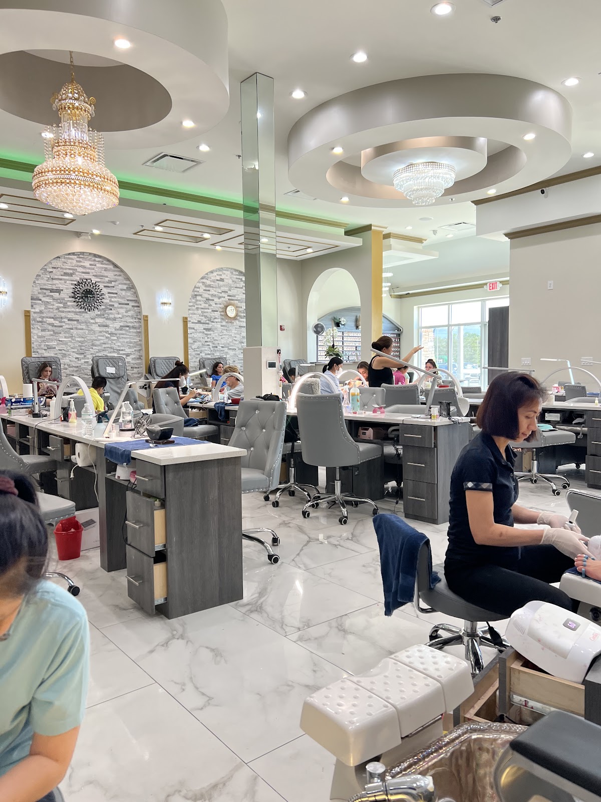 Ann’s Spa & Nails Lounge Bradenton in Lakewood Ranch, FL