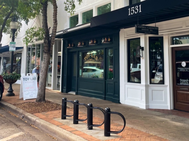 Toy Lab in Lakewood Ranch, FL
