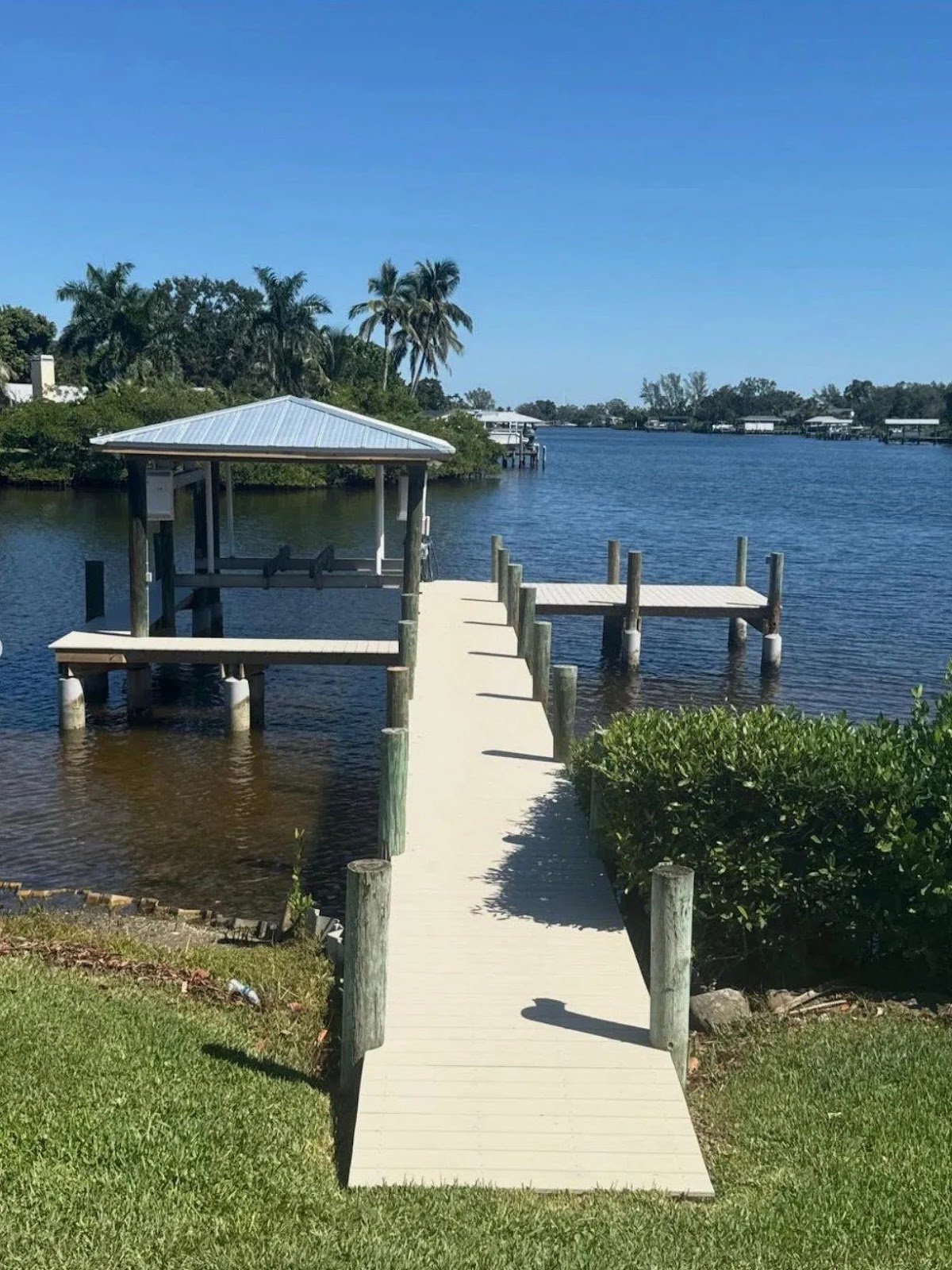 Mariner Dock & Seawall in Lakewood Ranch, FL
