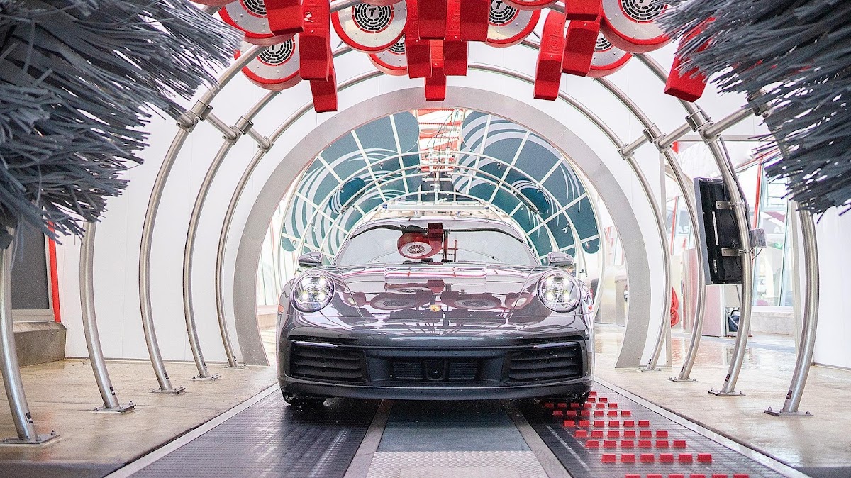Tommy's Express® Car Wash in Lakewood Ranch, FL