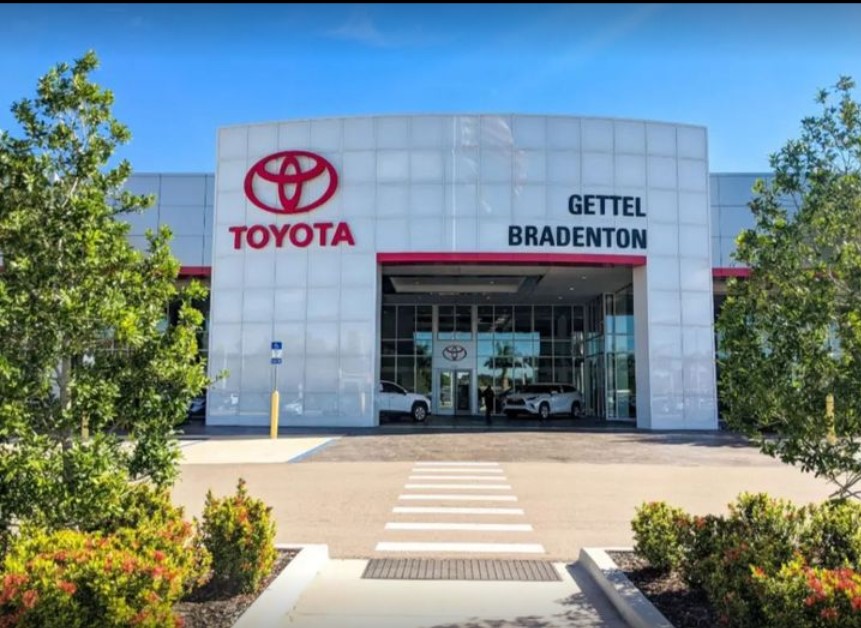 Gettel Toyota of Bradenton in Lakewood Ranch, FL