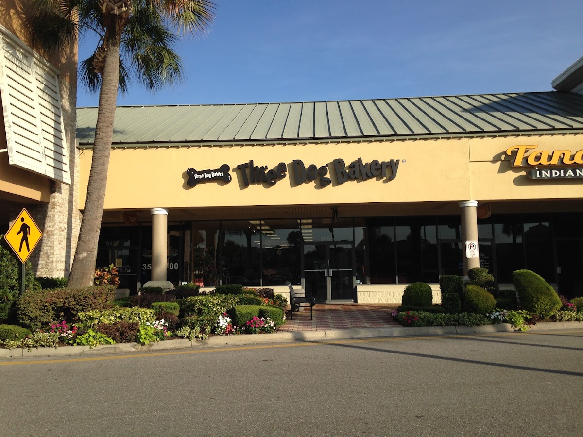 Lucy's Dog Bakery & Spa (Formally Three Dog Bakery & Grooming) in Lakewood Ranch, FL