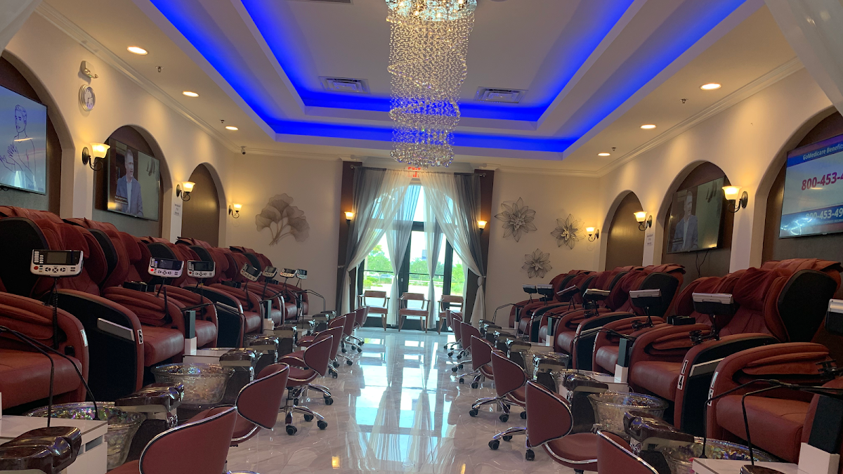 Organic Nail Bar at UTC mall in Lakewood Ranch, FL