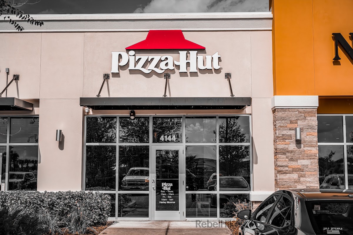 Pizza Hut in Lakewood Ranch, FL