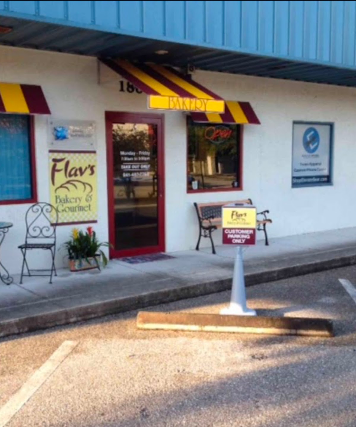 Flav's Bakery & Gourmet in Lakewood Ranch, FL
