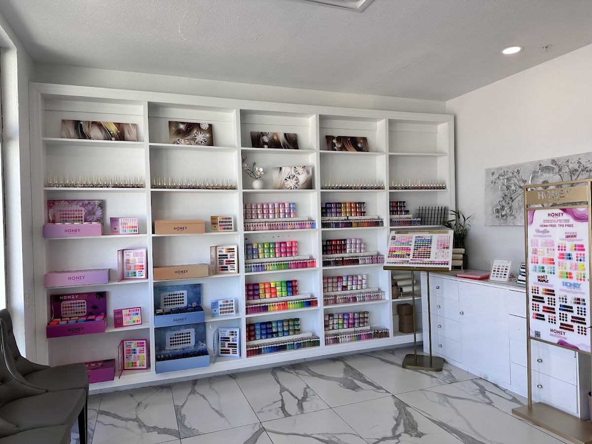 Glitz Nail Lounge in Lakewood Ranch, FL