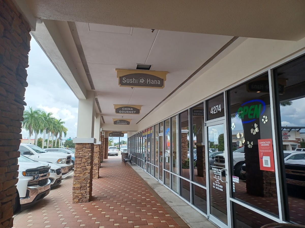 Sushi Hana Japanese Restaurant in Lakewood Ranch, FL
