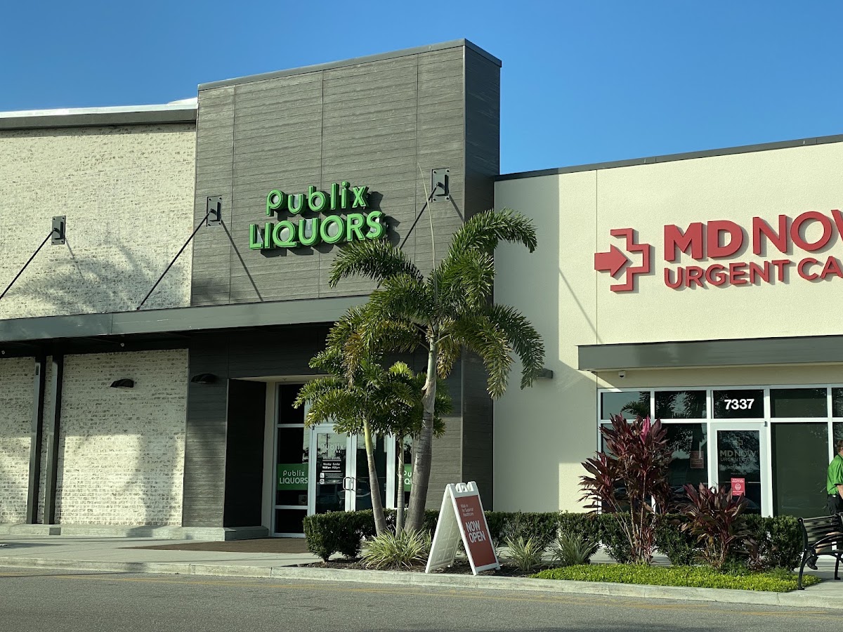 Publix Liquors at University Corner in Lakewood Ranch, FL