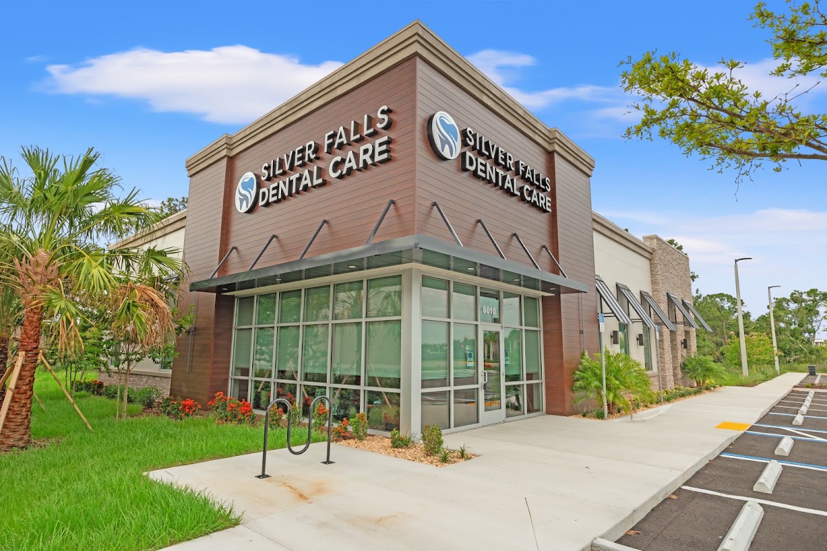 Silver Falls Dental Care in Lakewood Ranch, FL