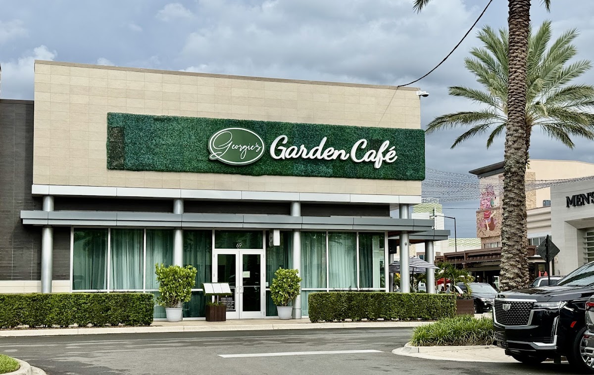 Georgies UTC Restaurant & Bar in Lakewood Ranch, FL