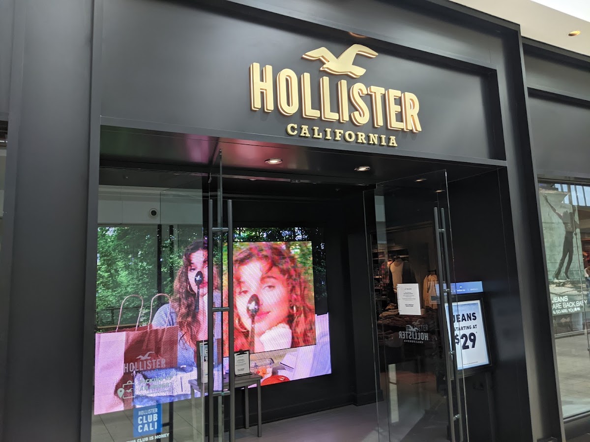 Hollister Co. in Lakewood Ranch, FL