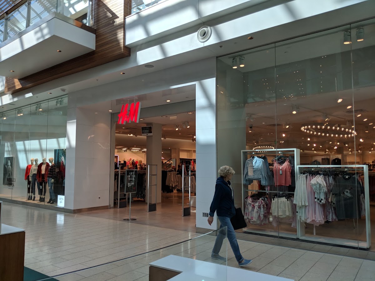 H&M in Lakewood Ranch, FL