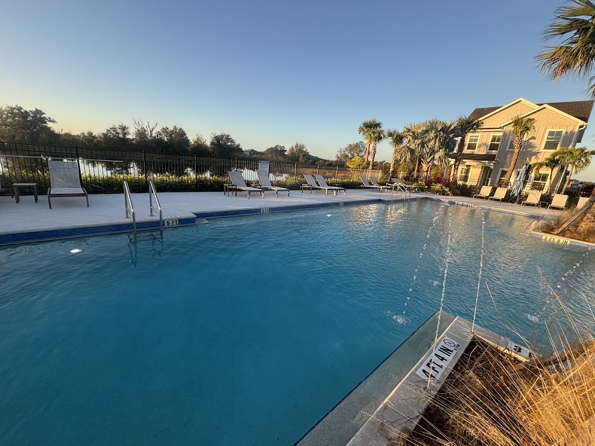 Peaceful Water Pools in Lakewood Ranch, FL