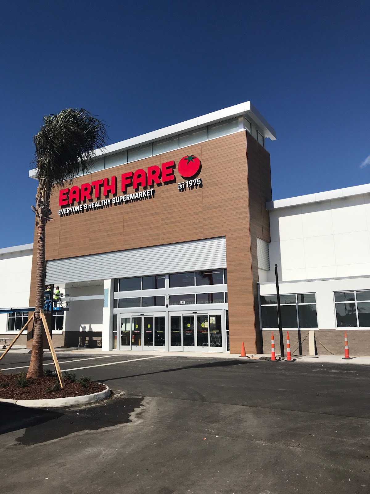 Earth Fare in Lakewood Ranch, FL
