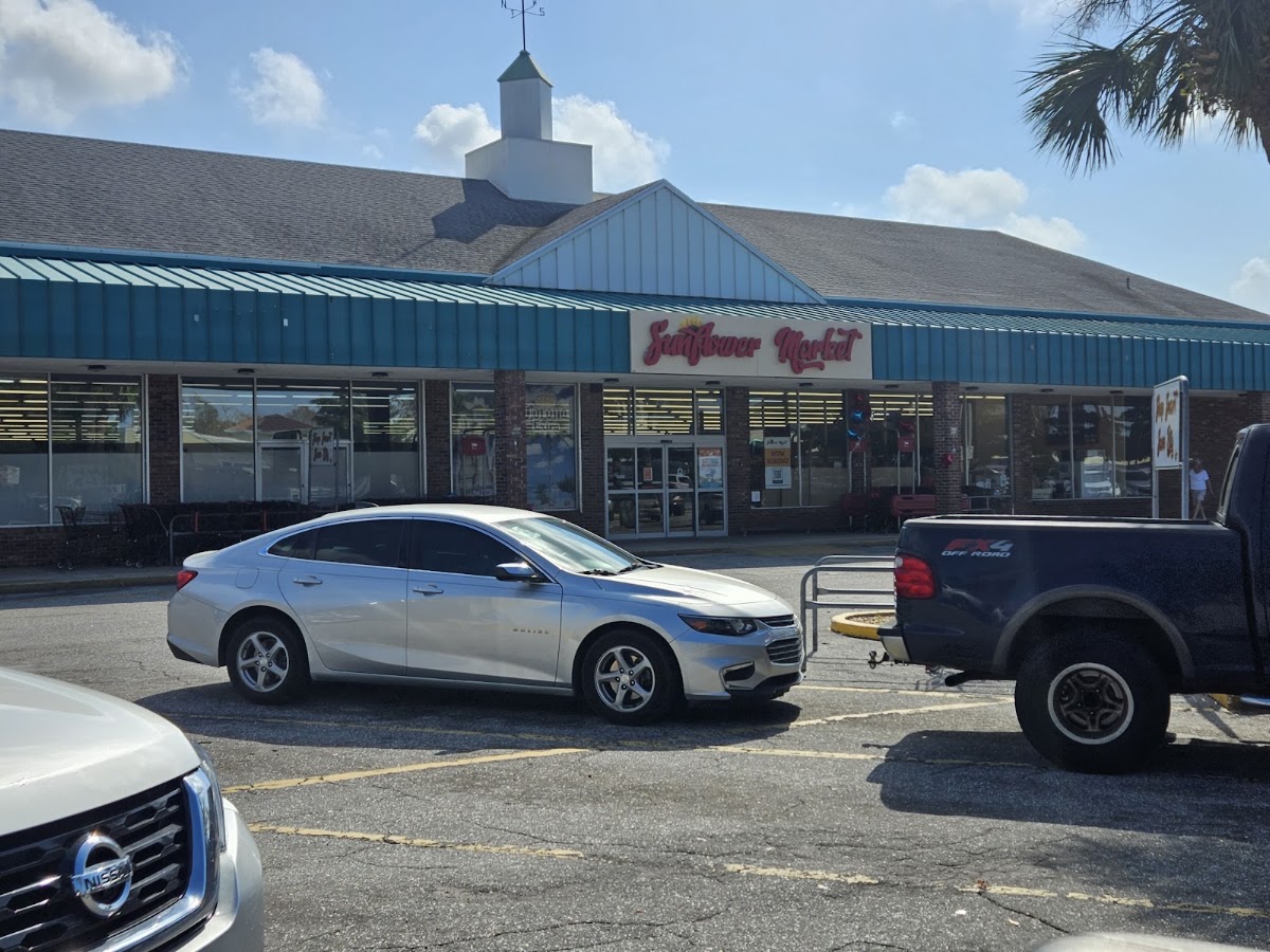 Sunflower Discount Grocery Liquidation Outlet in Lakewood Ranch, FL