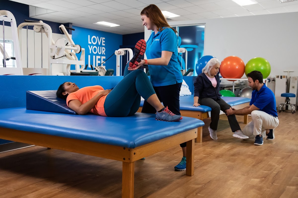 FYZICAL Therapy & Balance Centers - University Parkway in Lakewood Ranch, FL