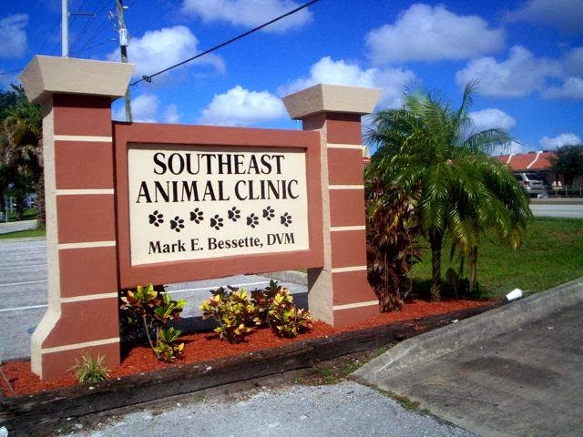 Southeast Animal Clinic in Lakewood Ranch, FL