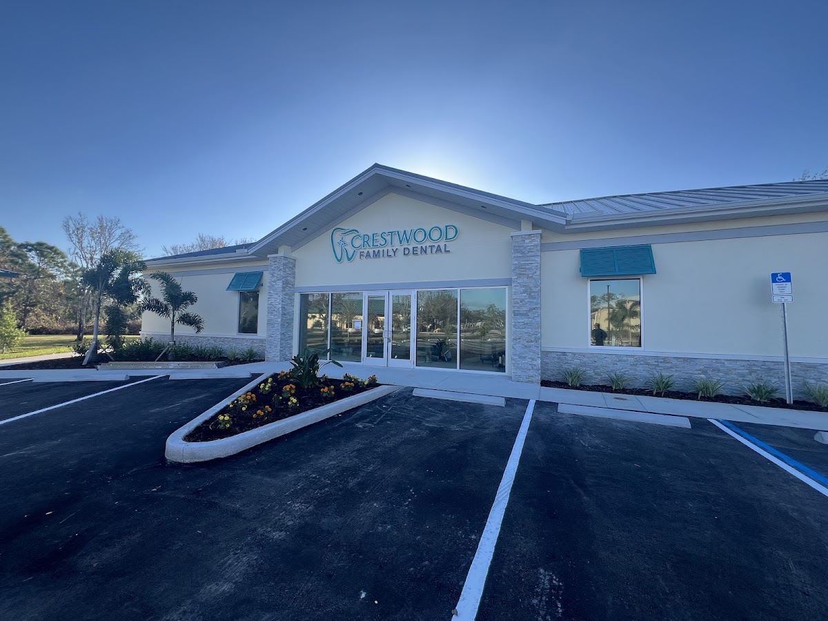 Crestwood Family Dental in Lakewood Ranch, FL