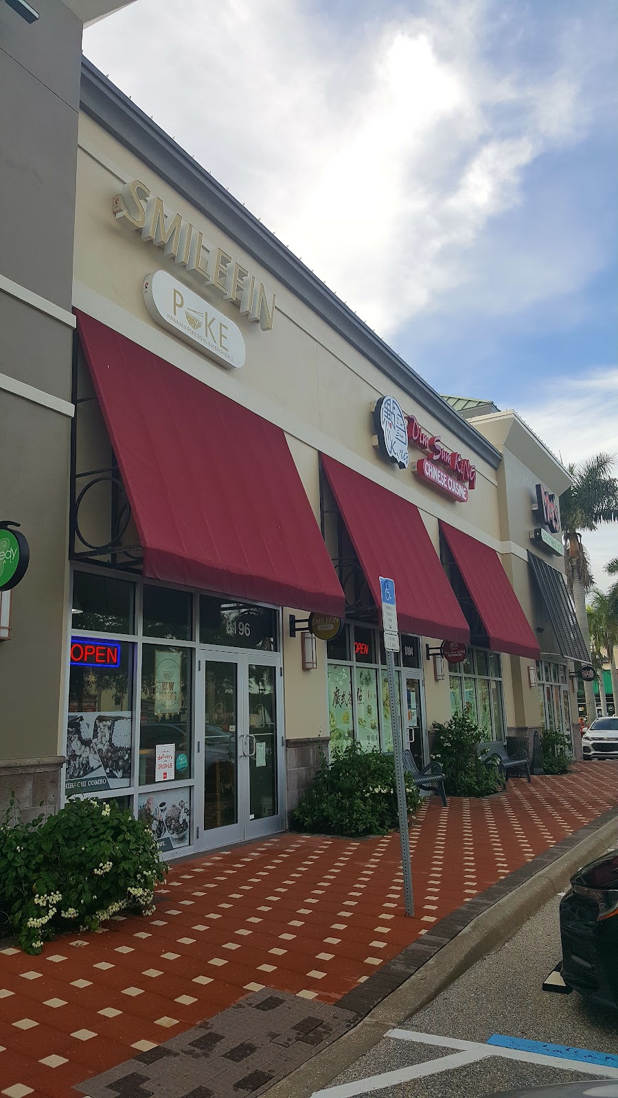 Smilefin Poke in Lakewood Ranch, FL
